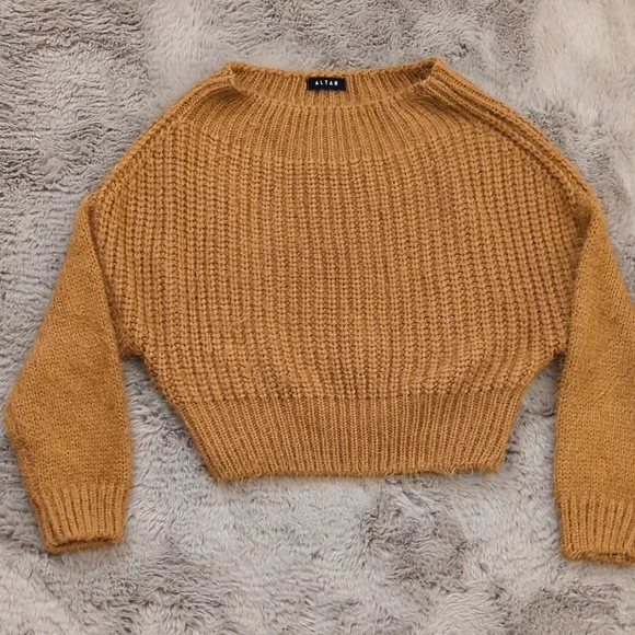 Fuzzy sweater - Picture 1 of 3